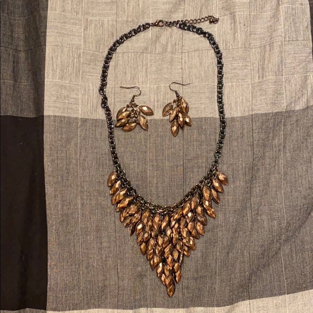 Necklace and earrings set